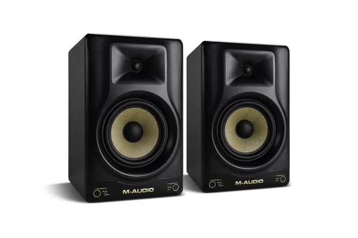 M-Audio Forty Sixty Moniteur de Studio Biamplifié 6,5" 100W avec Bluetooth (Unité) M-Audio Forty Sixty Moniteur de Studio Biamplifié 6,5" 100W avec Bluetooth (Unité)