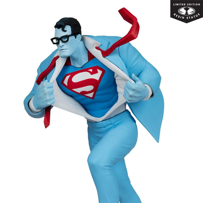 DC Direct statuette 1/10 Superman Red and Blue: Superman by Clayton Henry Limited Edition 16 cm DC Direct statuette 1/10 Superman Red and Blue: Superman by Clayton Henry Limited Edition 16 cm