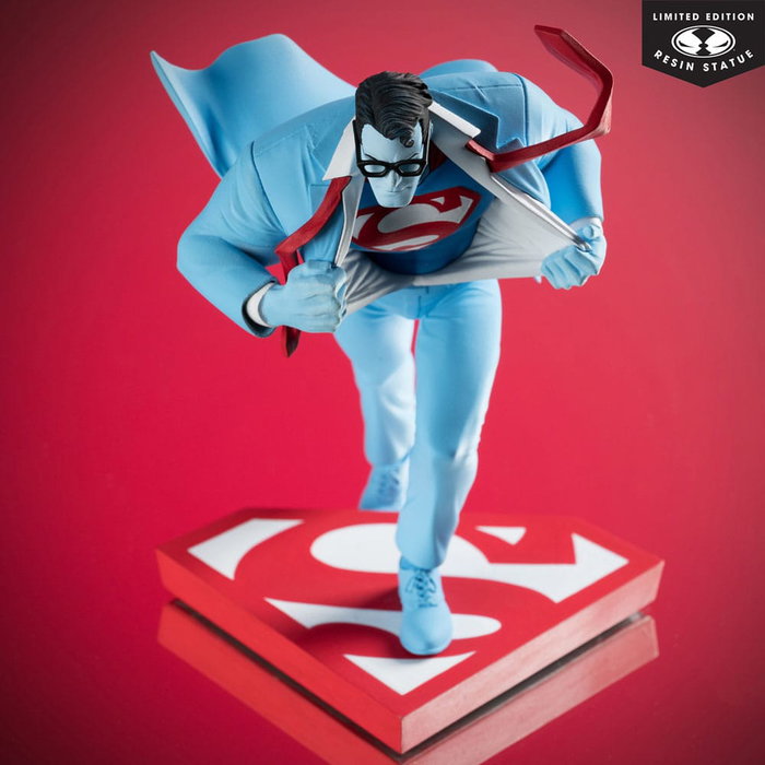 DC Direct statuette 1/10 Superman Red and Blue: Superman by Clayton Henry Limited Edition 16 cm DC Direct statuette 1/10 Superman Red and Blue: Superman by Clayton Henry Limited Edition 16 cm