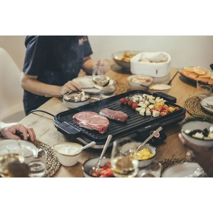 Severin Plancha Gril PG8564 - Surface de cuisson 50x30 cm en fonte antiadhésive, jusqu'à 230°C et 2300W - Pour viandes, poissons et légumes
