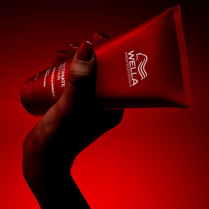 Wella Professionals ULTIMATE REPAIR Après-shampooing Nutrition Profonde 200 ml Cheveux Abîmés