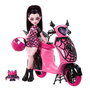 Mattel - Poupée Monster High Draculaura avec Scooter - Dimensions 21.3x27.9x9.74 cm - Jouet pour Enfants dès 4 Ans