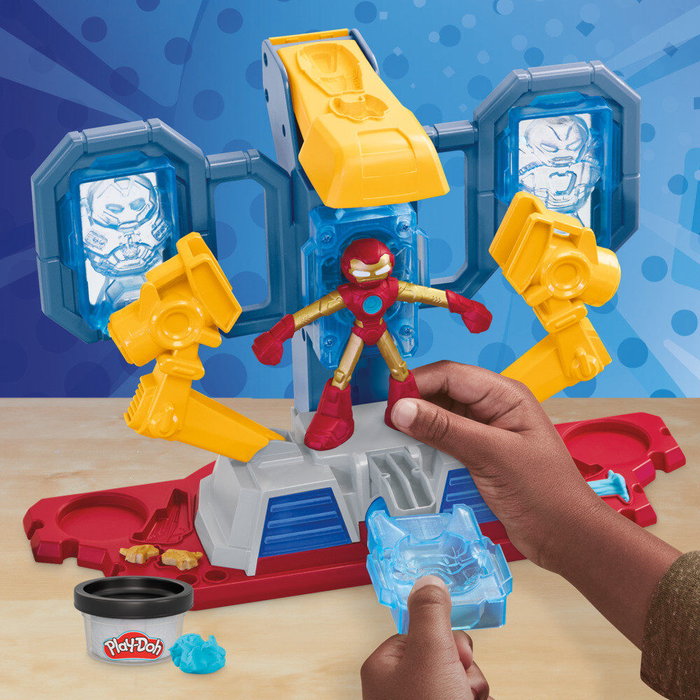 HASBRO Play-Doh Marvel Iron Man - Laboratoire d'Armures avec Figure, Moulages, Plastilina et Effets Lumineux - Jeu Créatif Enfant +4 Ans