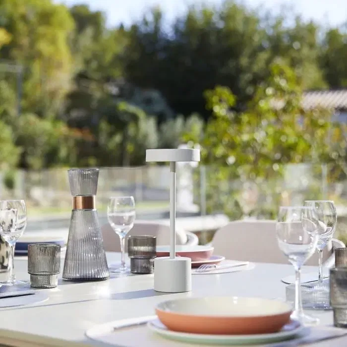 Lumisky Roby Grey - Lampe de table LED sans fil aluminium touch - Gris clair - H30 cm - Intensité variable, 50h autonomie - Intérieur et extérieur