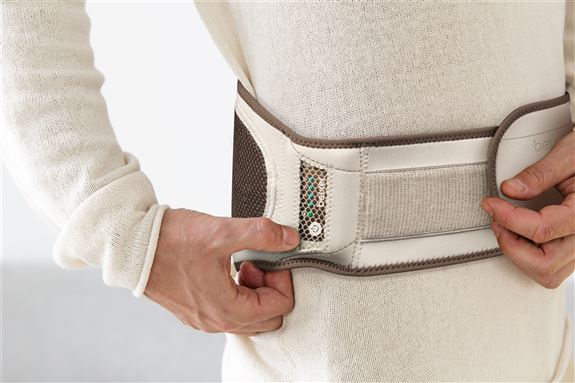 Beurer HK-72 Coussin de chaleur mobile électrique USB rechargeable pour le dos et l'abdomen - 18x115 cm - Ecran LED