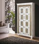 GINER Y COLOMER Armoire en Bois de Manguier Blanc Vieilli avec Finition Craquelé et Détails en Bronze