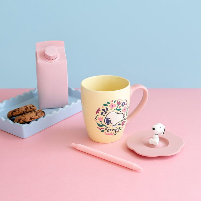 ERIK - Tasse Isotherme Premium avec Couvercle à Thème Snoopy - Capacité 440 ml, Hauteur 10.6 cm