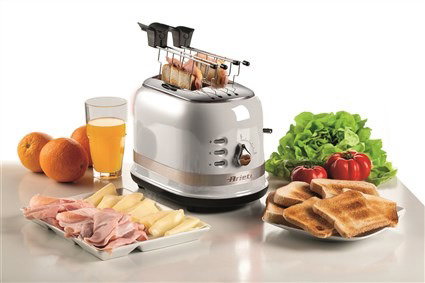 Ariete 149/01 Toaster Moderne 2 Fentes Blanc avec Pinces, 6 Niveaux de Dorure, Fonctions Décongélation et Réchauffage