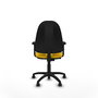Chaise de bureau Algarra avec mécanisme de contact permanent de base, recouverte de tissu jaune. Équipée d'une base en polyamide noir, d'accoudoirs 2D et de roulettes autobloquantes