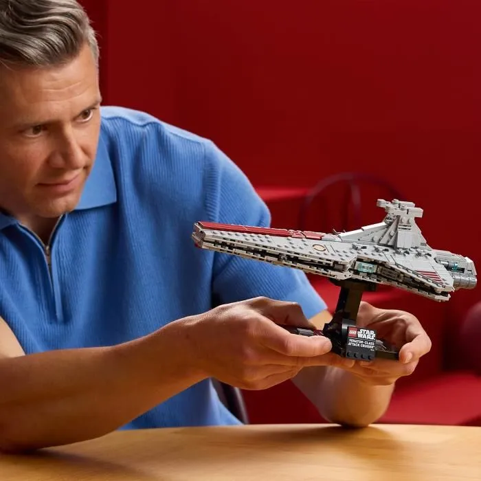LEGO Star Wars 75441 Le Croiseur d'Assaut de Classe Venator
