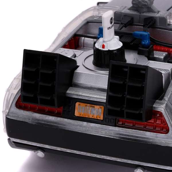 Simba Voiture DeLorean Back to the Future III Échelle 1:24 Simba Voiture DeLorean Back to the Future III Échelle 1:24