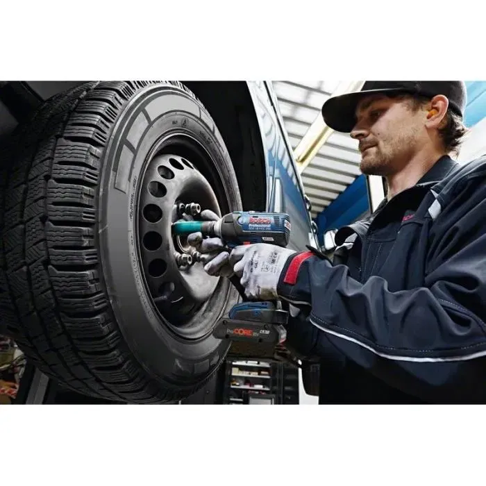 Bosch Professional Pack de 2 batteries ProCORE18V 4.0 Ah 1600A01BA3 avec chargeur rapide GAL 18V-40 pour outils 18V et système AMPShare