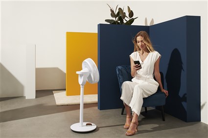 Duux DXCF13 Whisper Flex Ventilateur de bureau et sur pied silencieux Smart Blanc, 26 vitesses, commande smartphone, batterie portable 12h, 51-88 cm