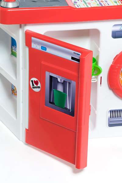 Molto - Cuisine de jeu pour enfant avec lampe et planche à repasser, 12 accessoires, 82 x 81 x 28 cm, plastique, nécessite 2 piles AAA (incluses)