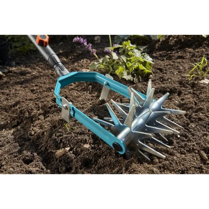 Gardena Émietteur-sarcleuse Combisystem 14 cm - Acier galvanisé haute qualité - Outil pour désherber et ensemencer - Compatible manches Gardena - Garantie 25 ans (3195-20)