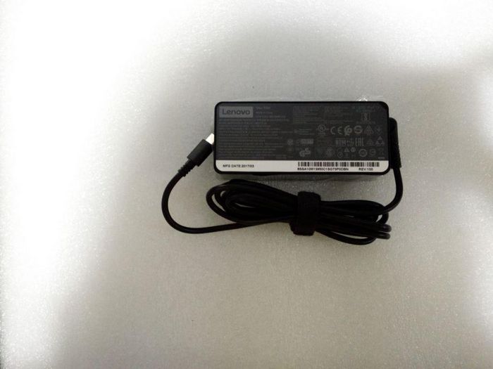 Lenovo Adaptateur Secteur 65W USB Type-C, Compatible ThinkPad USB-C Lenovo Adaptateur Secteur 65W USB Type-C, Compatible ThinkPad USB-C