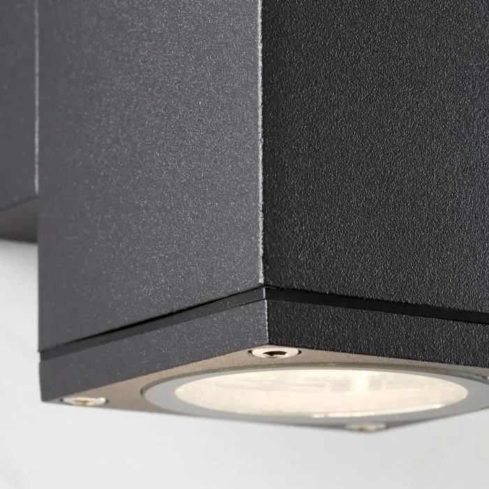 Brilliant - HALLY - Applique murale extérieure en métal et verre anthracite, GU10 LED 10W, IP44 Brilliant - HALLY - Applique murale extérieure en métal et verre anthracite, GU10 LED 10W, IP44