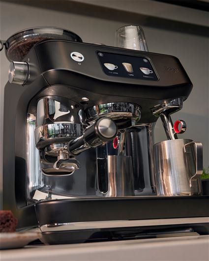 Sage Cafetière automatique avec écran tactile The Oracle™ Jet Trufa Negra (SES985BTR4EEU1) - Pré-infusion, mousseur de lait Auto MilQ, 11 programmes, Noir