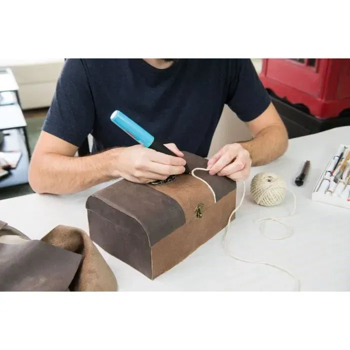 Bosch Gluey Pistolet à colle sans fil compact et polyvalent, 20 bâtonnets de colle inclus, Edition Lagoon Blue