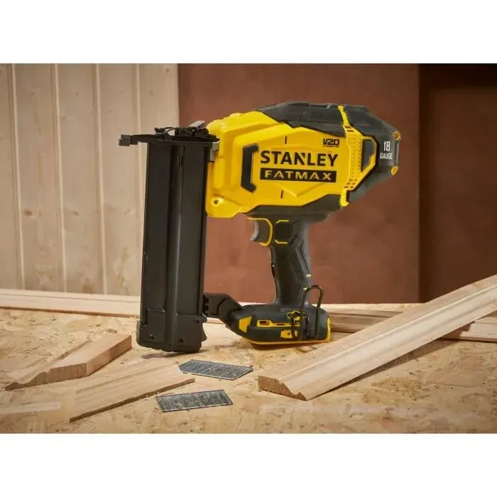 Stanley Fatmax - Cloueur de finition sans fil 18V SFMCN618B-XJ - Pour clous de 16 à 50 mm - Jusqu'à 425 clous par charge - Ergonomique avec éclairage LED