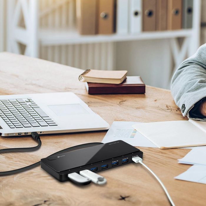 TP-Link Hub USB UH700 - 7 ports USB 3.0 Type-A + 1 port USB 3.0 Micro-B, transfert à 5 Gbps, charge rapide, protection intégrée TP-Link Hub USB UH700 - 7 ports USB 3.0 Type-A + 1 port USB 3.0 Micro-B, transfert à 5 Gbps, charge rapide, protection intégrée