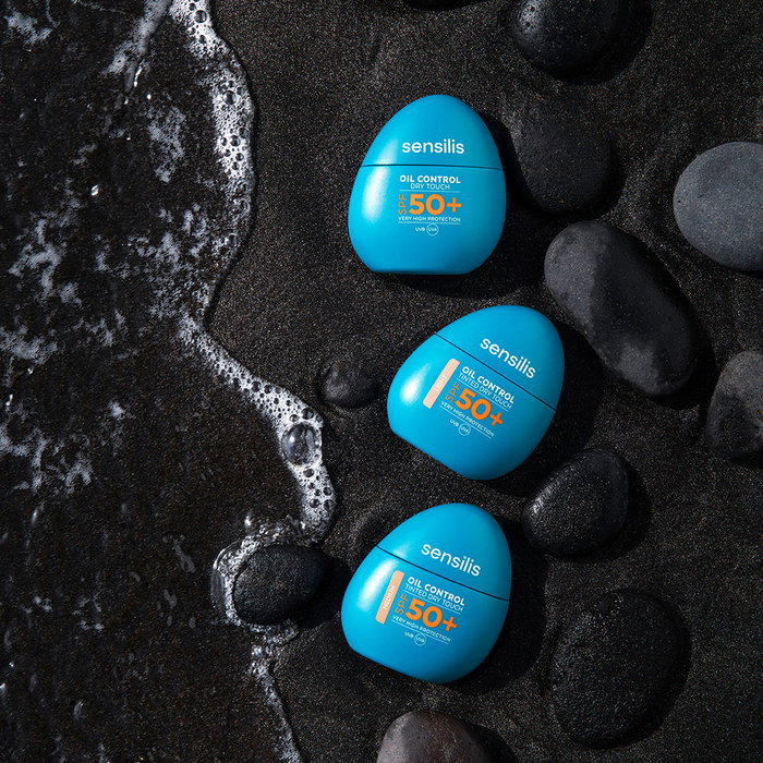 Sensilis Crème solaire teintée matifiante SPF50+ #Light 40 ml - Protection UVA/UVB, contrôle du sébum, fini sec, anti-lumière bleue