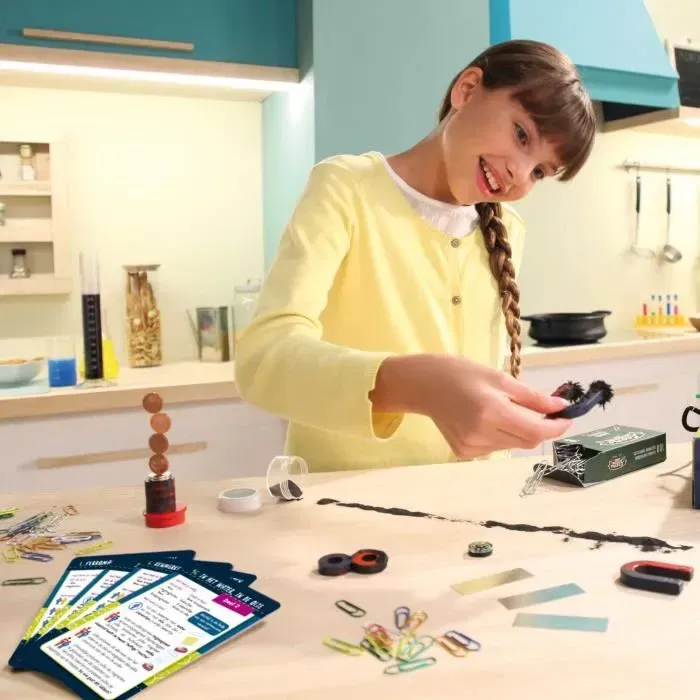 Kit Scientifique I'M A GENIUS 50 Expériences de Magnétisme par Lisciani Giochi - Jeu Éducatif pour Enfants 7-12 ans - Matériel Complet