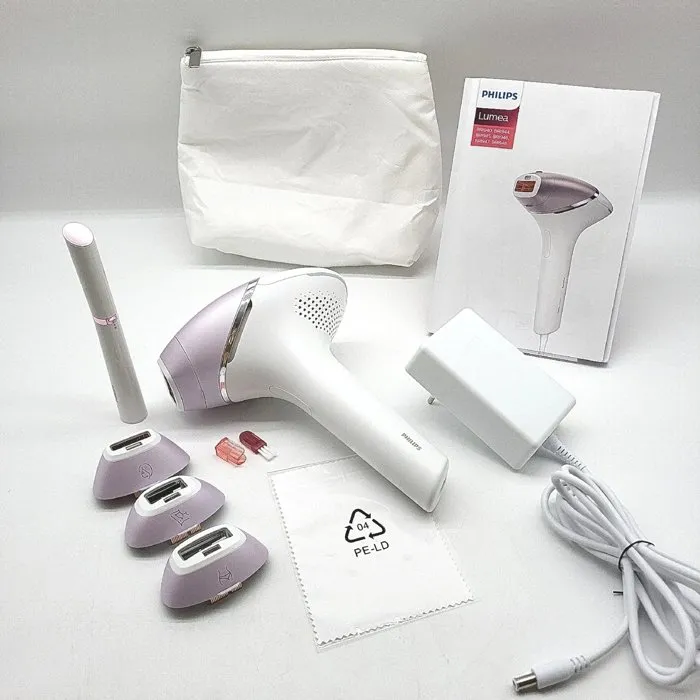 PHILIPS Lumea IPL 8000 Épilateur à lumière pulsée avec technologie SenseIQ, capteur SmartSkin et 4 embouts ergonomiques
