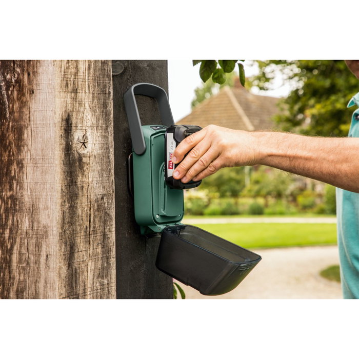 Bosch GardenPump 18V-2000 avec batterie 2,5 Ah et accessoires de fixation