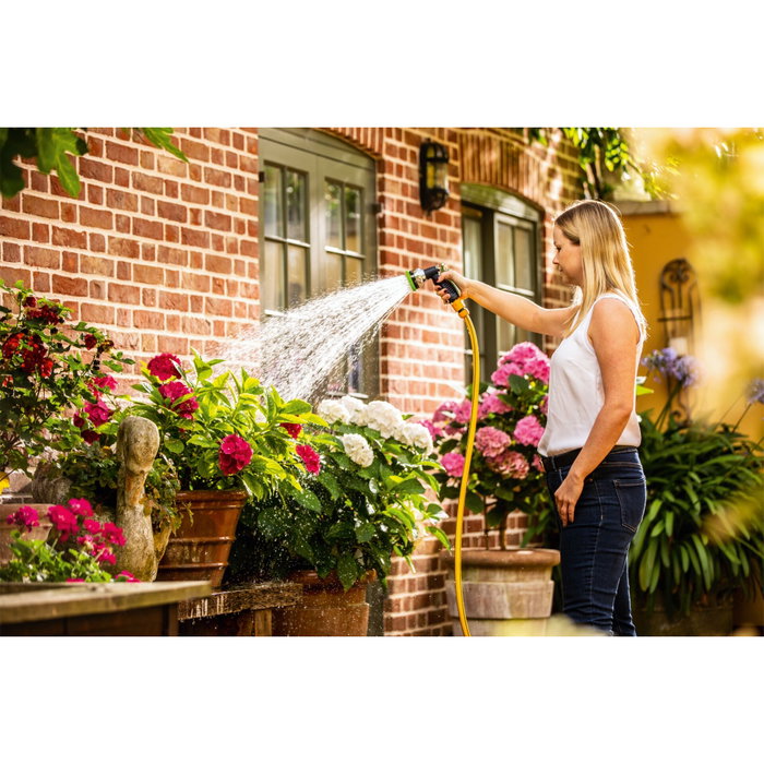 Bosch GardenPump 18V-2000 avec batterie 2,5 Ah et accessoires de fixation