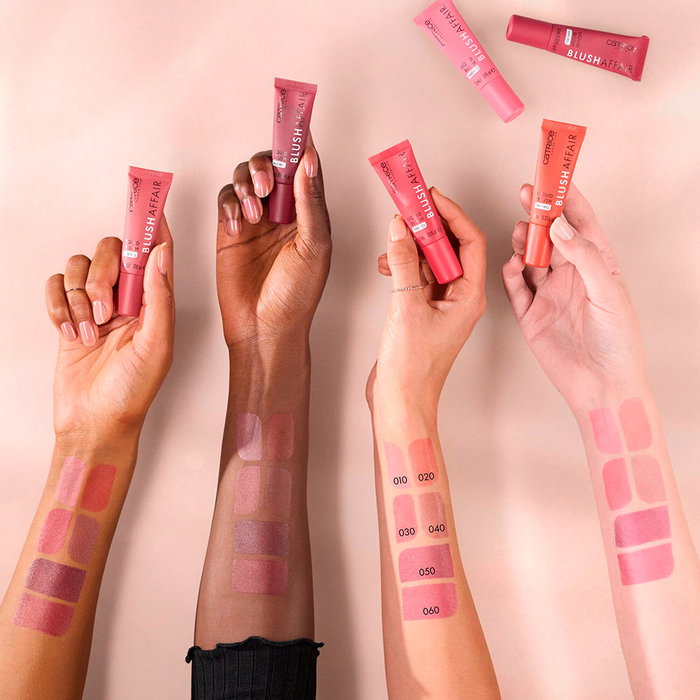 Catrice Blush Affair Blush liquide Teinte #060-Berry Bliss 10 ml - Fini mat, Texture douce avec extrait de racine de guimauve - Sublime les joues et les lèvres