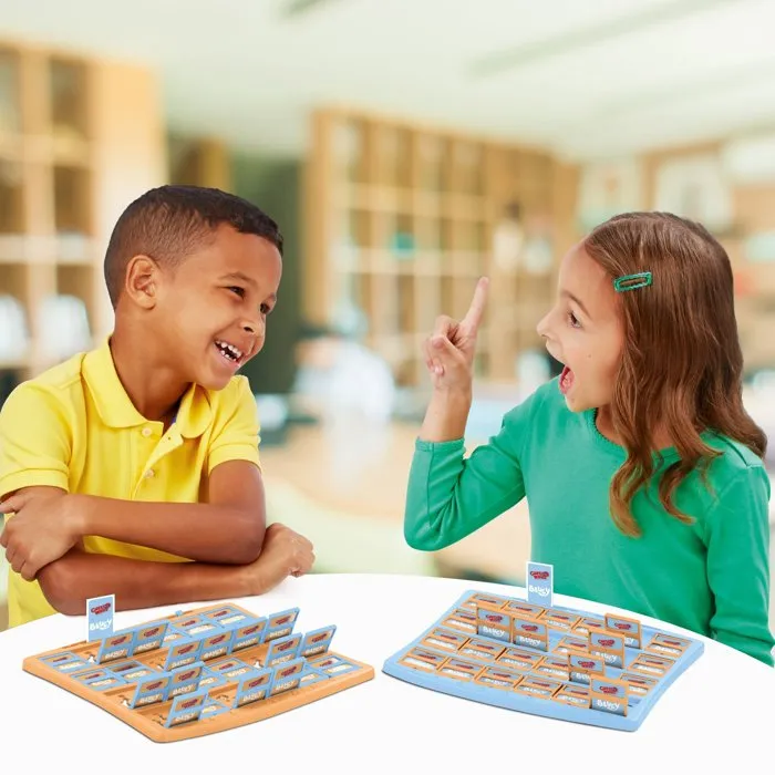 Winning Moves - Jeu de société Qui est-ce ? - Version Bluey avec 24 personnages - Jeu de déduction pour enfants dès 6 ans