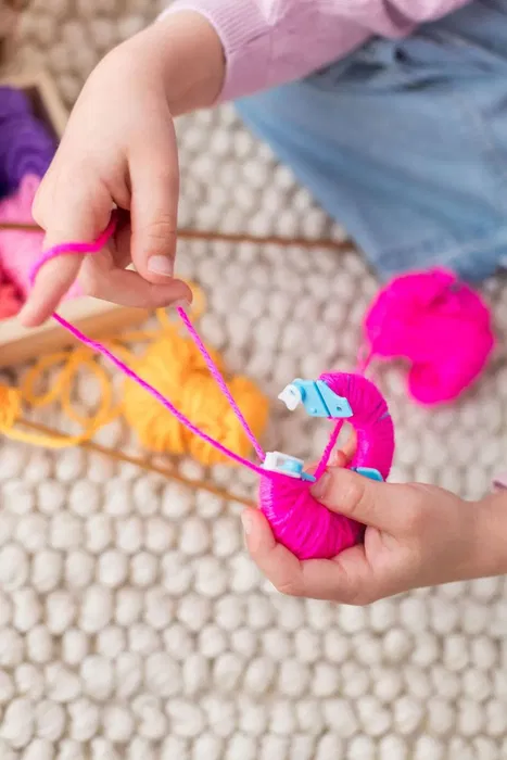 Sycomore - Activity Box SYCOMORE - Boîte d'activités créatives avec laine, tricot, crochet, couture, broderie - À partir de 7 ans