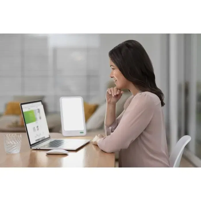 Medisana LT 460 - Lampe de luminothérapie LED 10000 Lux, énergisante et compacte, pour usage domestique et déplacement, avec pochette