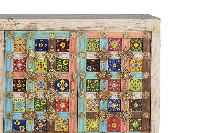 GINER Y COLOMER Buffet 4 portes en bois de manguier et métal, finition blanc vieilli avec incrustations de bronze, 90 cm de large x 40 cm de profondeur