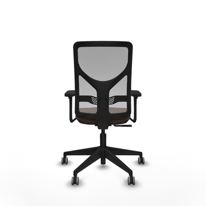 Chaise Motilla Synchro 3 positions tissu Marron foncé Maille Gris Base pyramidale noire Accoudoir 3D Sans appui-tête Roulettes 65mm pour moquette