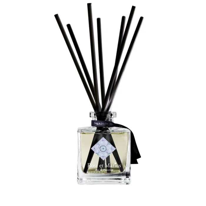Rose et Marius Une Nuit D'ete Sous Les Figuiers Diffuseur de parfum à roseaux 200 ml Rose et Marius Une Nuit D'ete Sous Les Figuiers Diffuseur de parfum à roseaux 200 ml