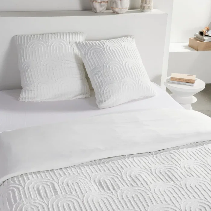 Today - Parure de lit Essential effet tufté graphique blanc - 220x240 cm - Housse de couette et 2 taies d'oreiller - 100% Polyester - Pour lit 2 personnes