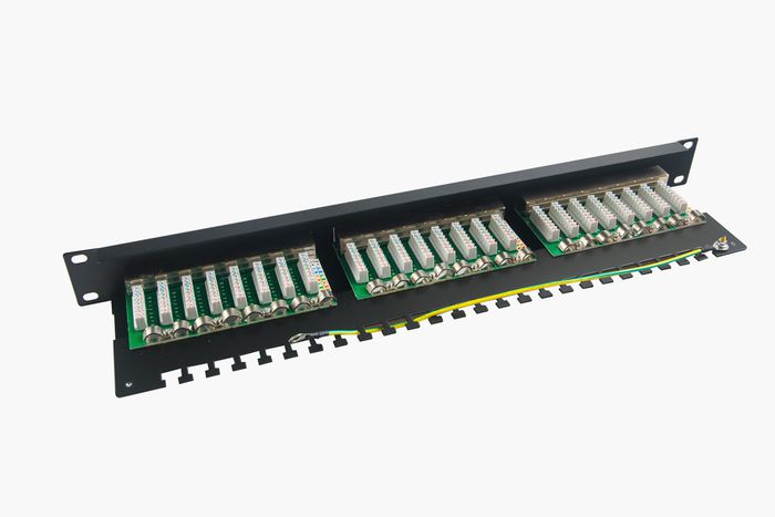 MicroConnect PP-007 Panneau de brassage 19" 24 ports Cat.6 FTP pour rack - Panneau de brassage Catégorie 6 blindé pour infrastructure réseau