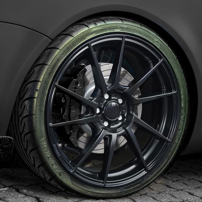 Foliatec Spray Pour Pneus Doré 400 mL FO2701 - Effet Brillant et Métallisé - 2 Couleurs