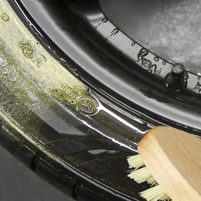 Foliatec Spray Pour Pneus Doré 400 mL FO2701 - Effet Brillant et Métallisé - 2 Couleurs