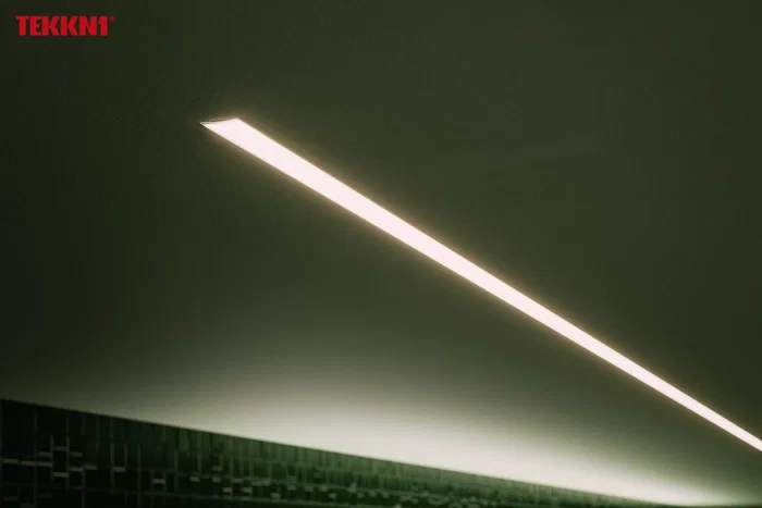 MOSSO KIMERA Profilé Aluminium Argent Anodisé avec Diffuseur Opal, Bouchons et Clips de Fixation 2.02M