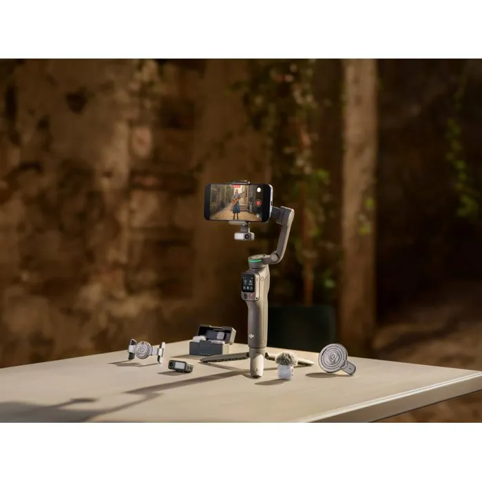 DJI Osmo Mobile 8P Creator Combo – Stabilisateur pour Smartphone avec Radiocommande à Écran Tactile, ActiveTrack 8.0 et DJI Mic Mini 2