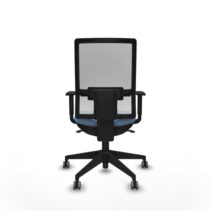 Chaise Horna Synchro 5 positions tissu Bleu ciel Maille Blanc Base pyramidale noire Accoudoir 1D Sans appui-tête Roulettes 65mm pour moquette