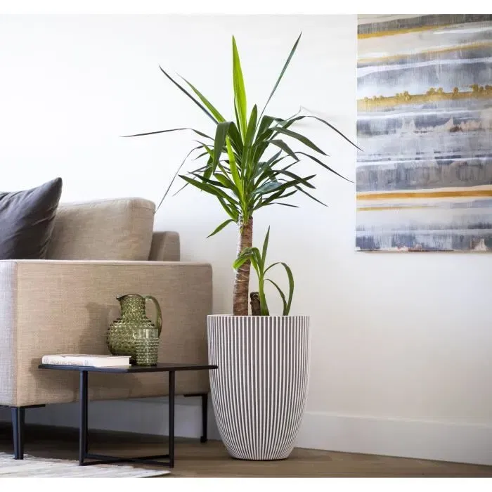 CAPI EUROPE Vase GROOVE en plastique recyclé, 46x58 cm, ivoire, incassable, pour intérieur et extérieur, 100% recyclable