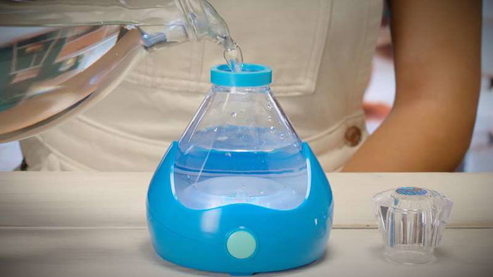 Bizak Fizzy Pets - Animal aquatique, bouteille magique qui révèle une adorable mascotte en ajoutant de l'eau, avec sons et lumières, pour enfants dès 5 ans