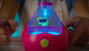 Bizak Fizzy Pets - Animal aquatique, bouteille magique qui révèle une adorable mascotte en ajoutant de l'eau, avec sons et lumières, pour enfants dès 5 ans