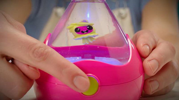 Bizak Fizzy Pets - Animal aquatique, bouteille magique qui révèle une adorable mascotte en ajoutant de l'eau, avec sons et lumières, pour enfants dès 5 ans