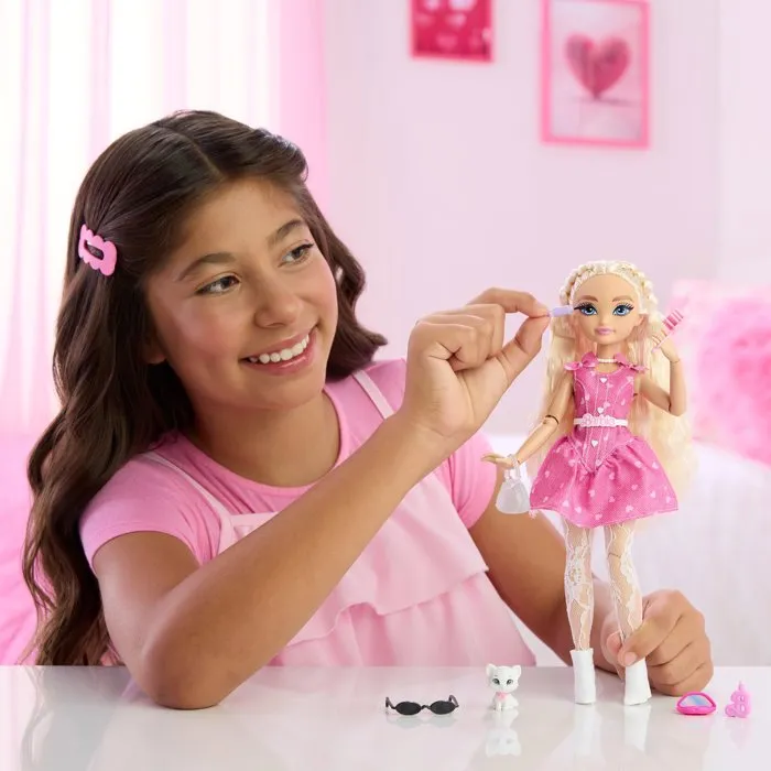 Barbie JKP50 Dream Besties - Poupée Malibu Blonde avec Accessoires, Points d'Articulation - Jouet Enfant Créatif dès 4 ans Barbie JKP50 Dream Besties - Poupée Malibu Blonde avec Accessoires, Points d'Articulation - Jouet Enfant Créatif dès 4 ans