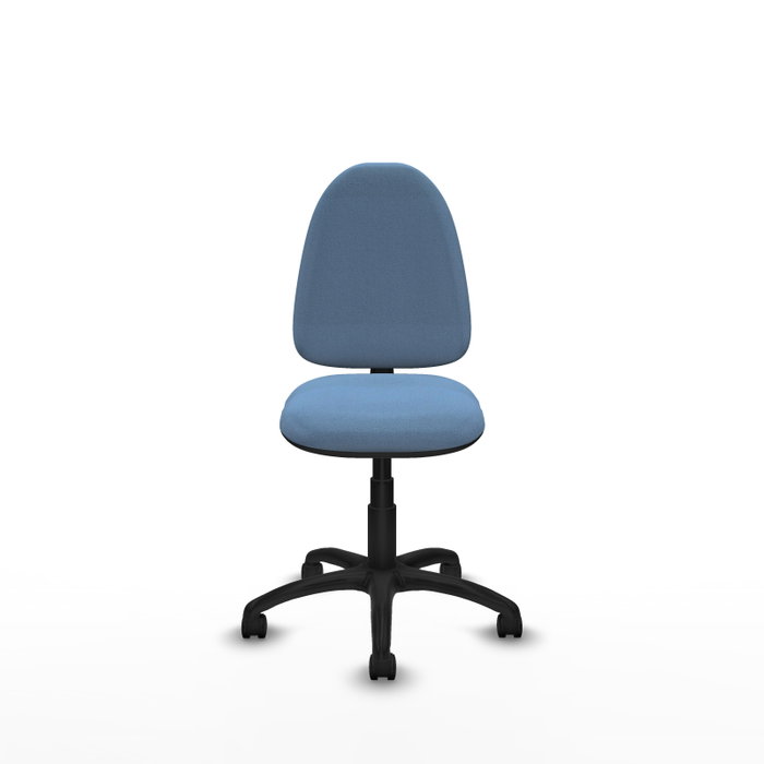 Chaise de bureau Aýna avec mécanisme de contact permanent de base, rembourrée de tissu bleu ciel. Équipée d'une base en polyamide noir, sans accoudoirs et de roulettes en nylon de 50 mm